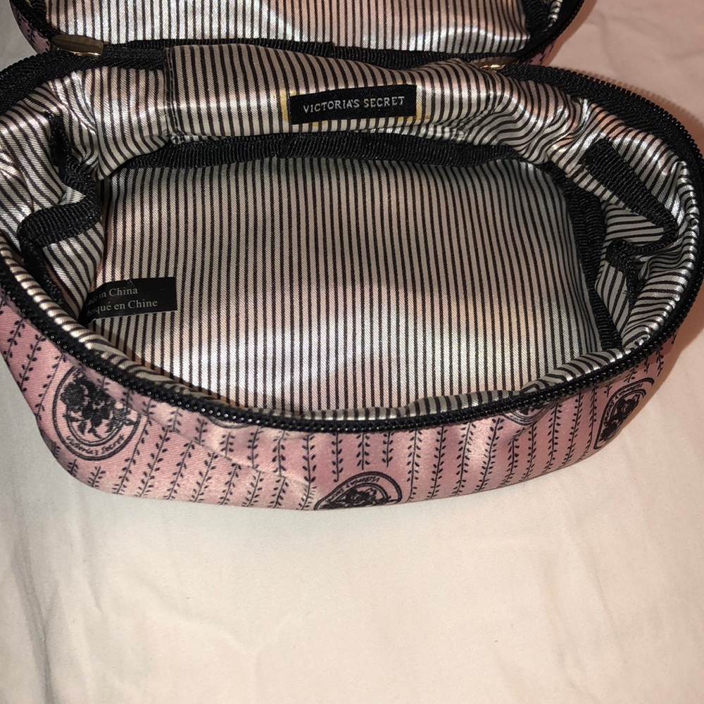 HTF RARE VICTORIA SECRET ❤️COSMETICS BAG - Picture 7 of 7